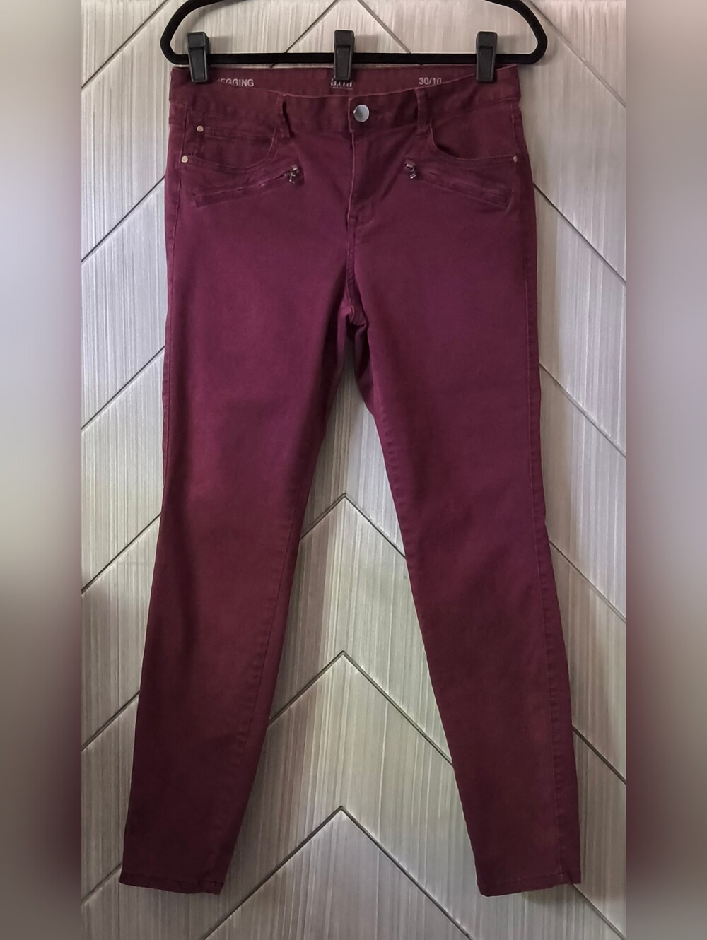 a.n.a Burgundy Wine Jeggings Size 10 Skinny Pants Zip Pocket Stretch